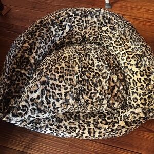 Leopard dog bed